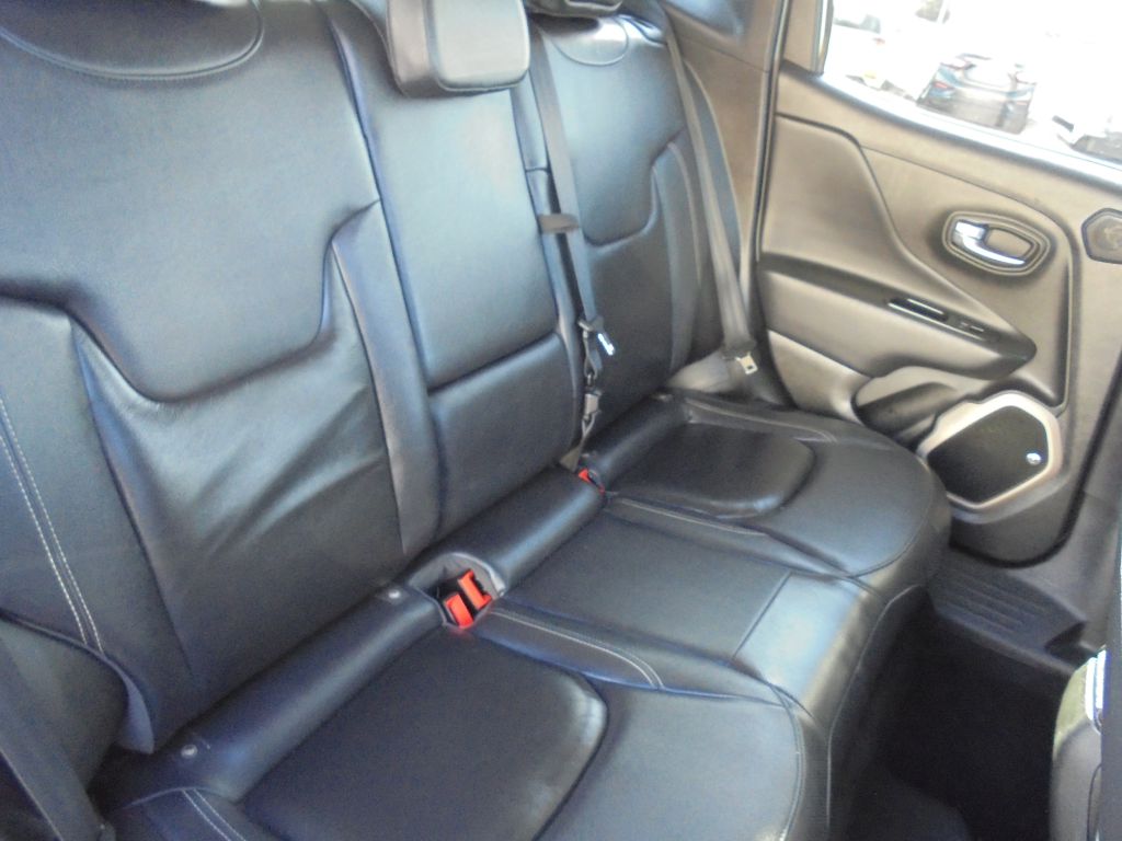 Photo 37 of this JEEP RENEGADE