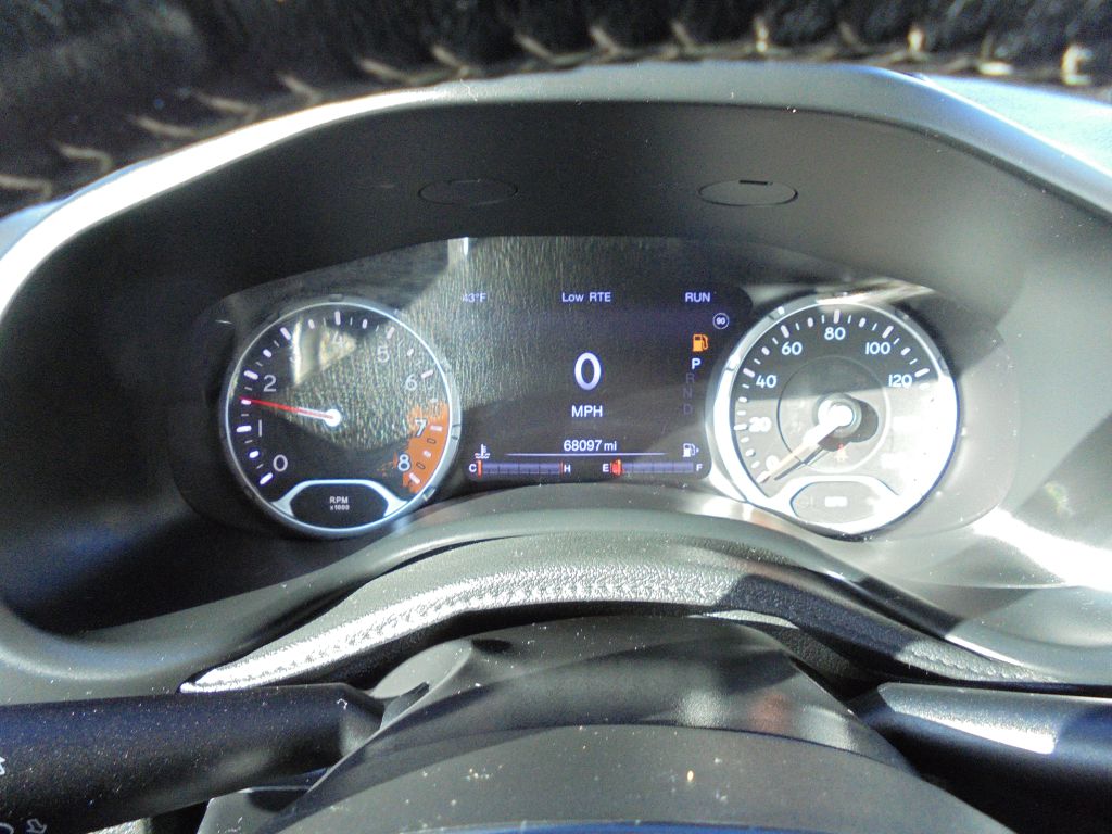Photo 44 of this JEEP RENEGADE