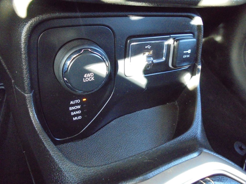 Photo 49 of this JEEP RENEGADE