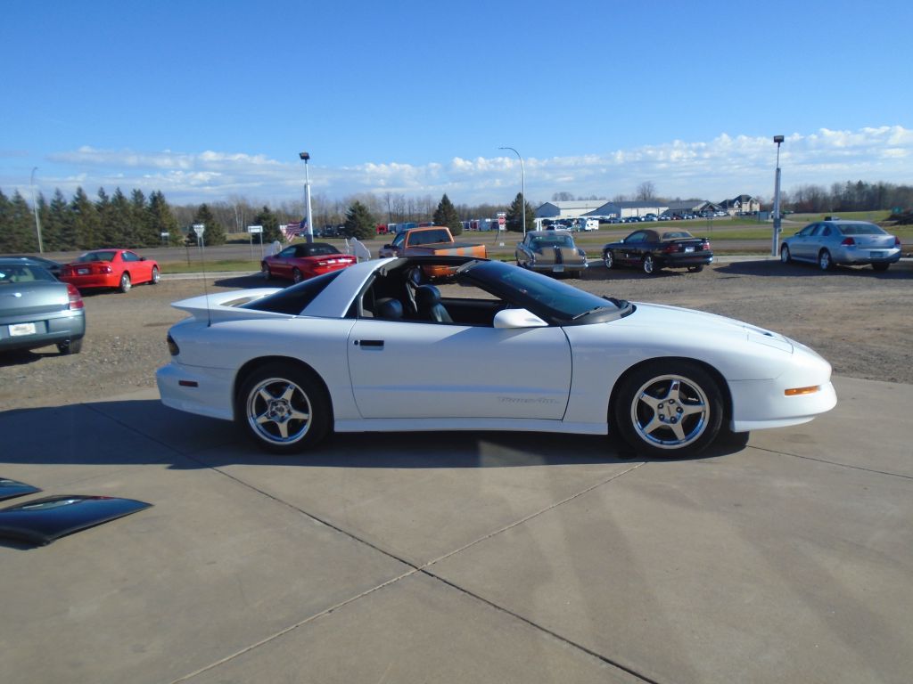 Photo 3 of this PONTIAC FIREBIRD