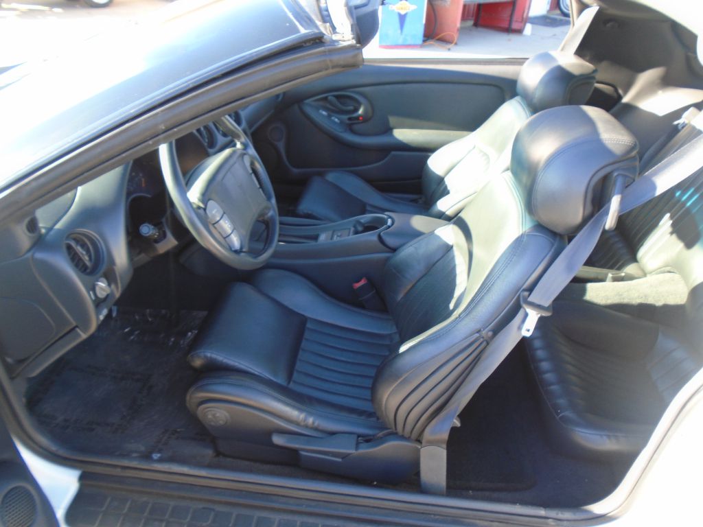 Photo 6 of this PONTIAC FIREBIRD