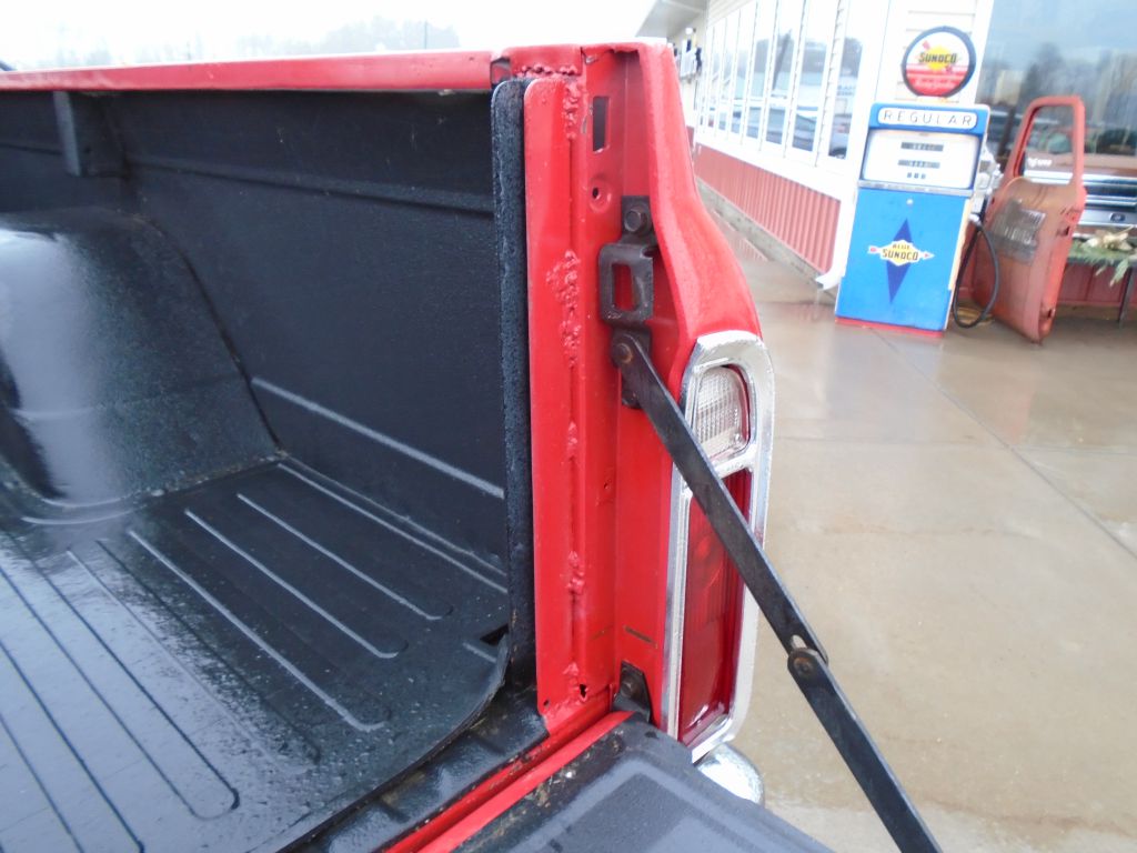 Photo 18 of this CHEVROLET K20