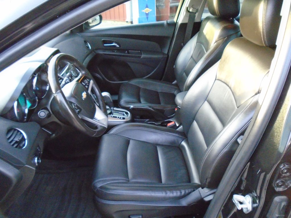 Photo 12 of this CHEVROLET CRUZE