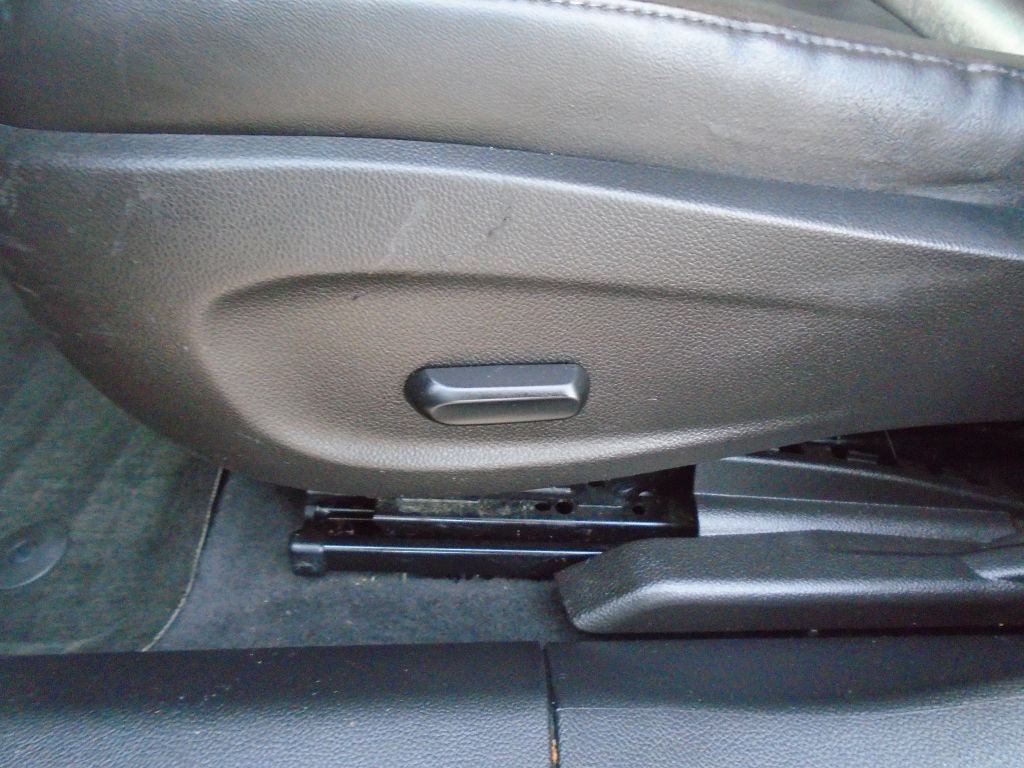 Photo 13 of this CHEVROLET CRUZE