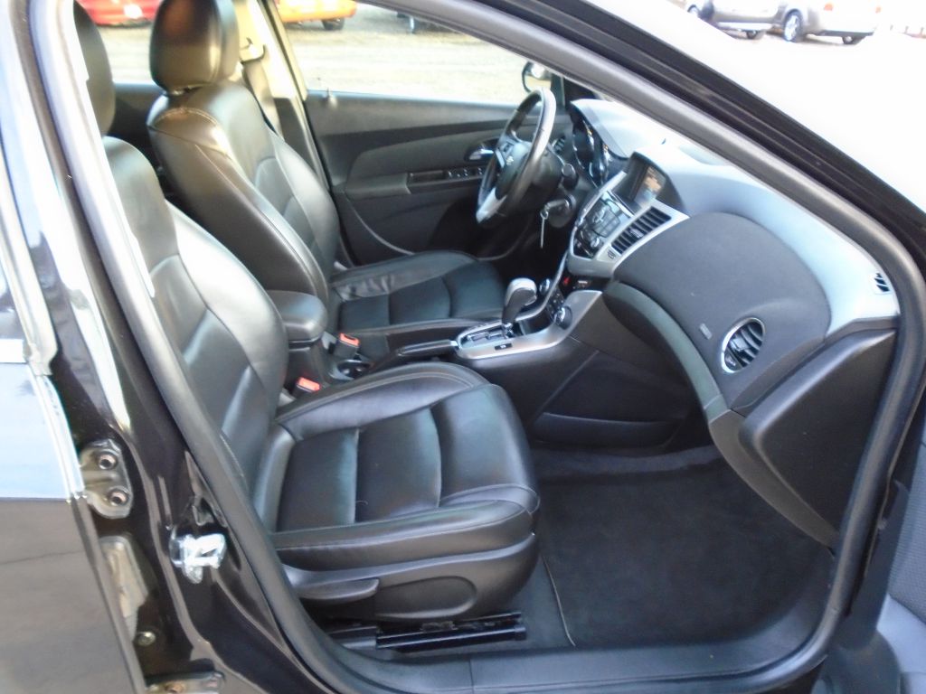 Photo 29 of this CHEVROLET CRUZE