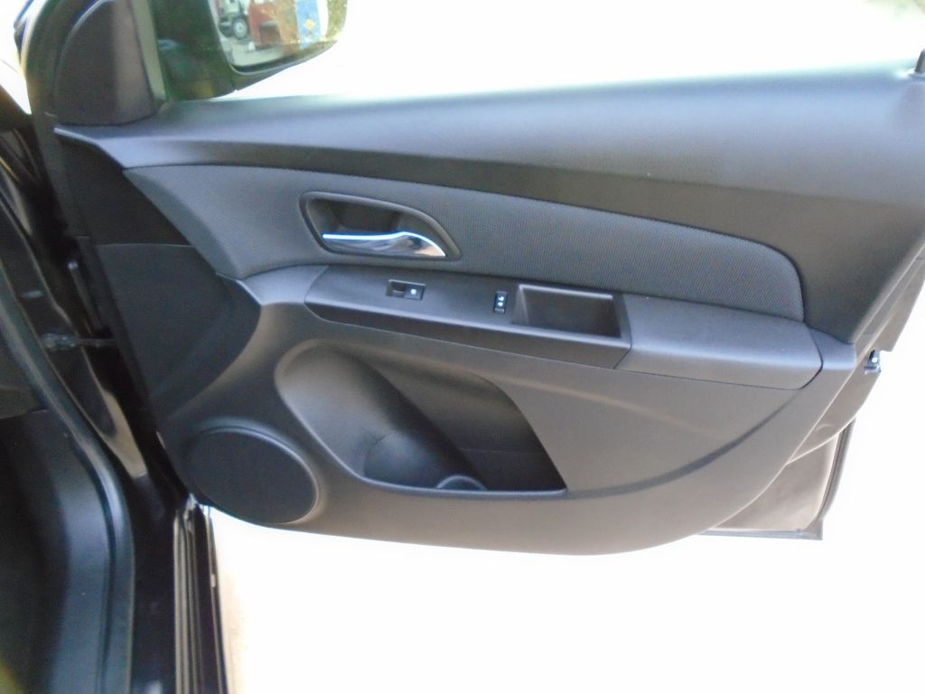Photo 31 of this CHEVROLET CRUZE