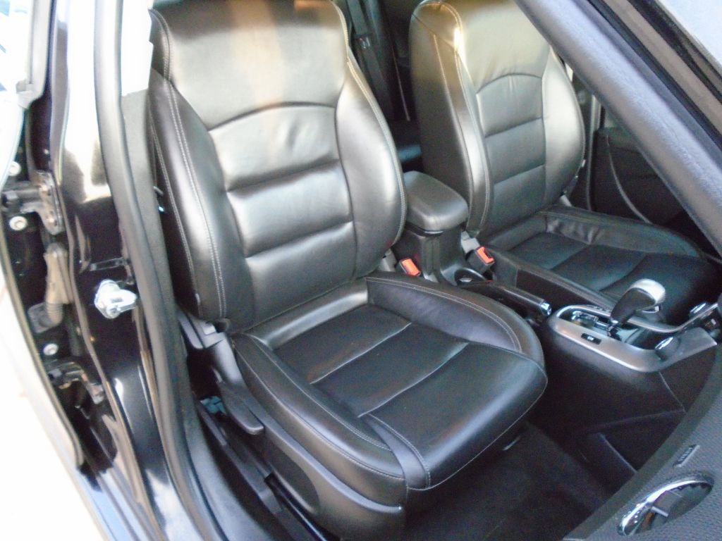 Photo 32 of this CHEVROLET CRUZE