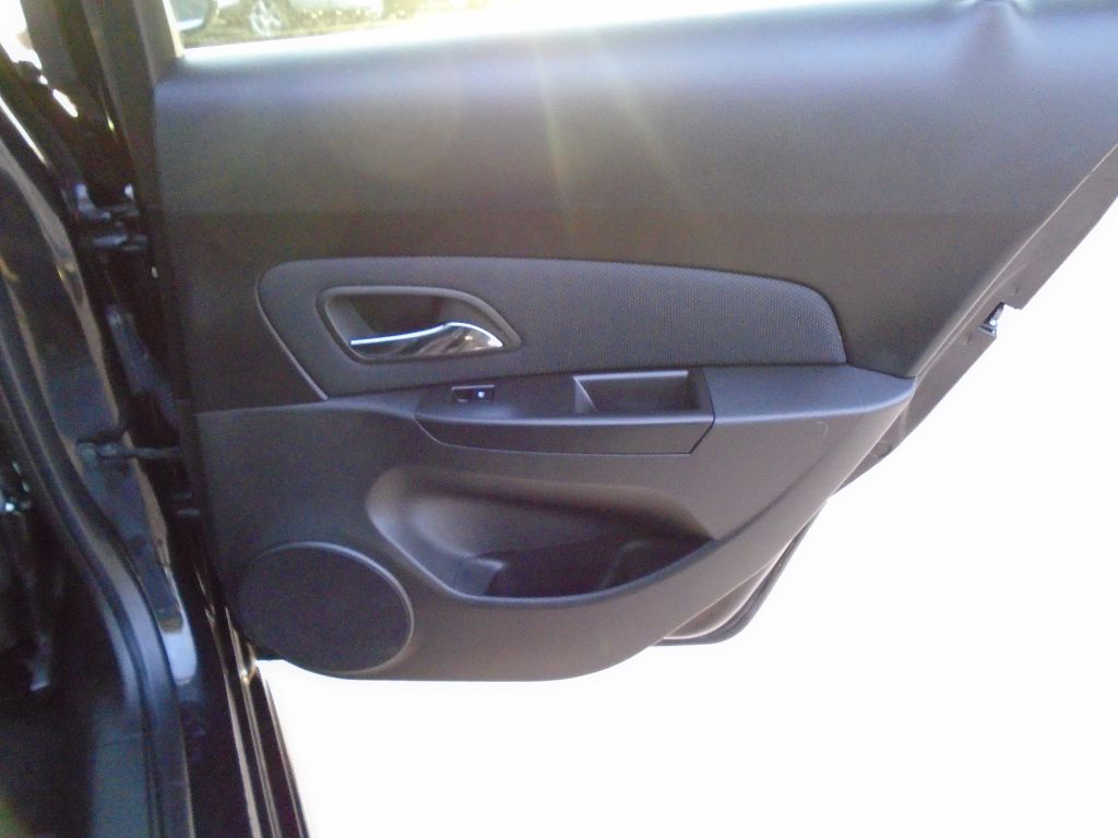 Photo 38 of this CHEVROLET CRUZE