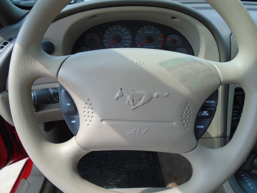 Photo 32 of this FORD MUSTANG