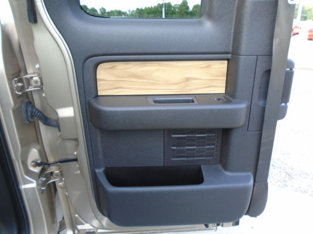 Photo 25 of this FORD F150