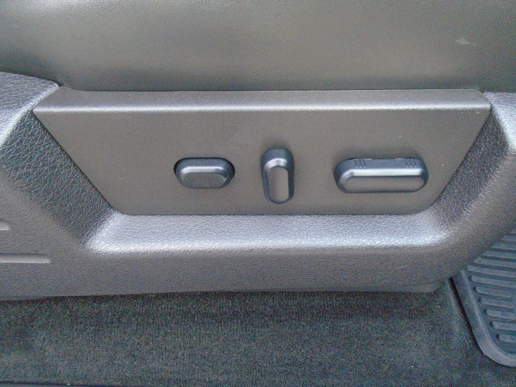 Photo 30 of this FORD F150