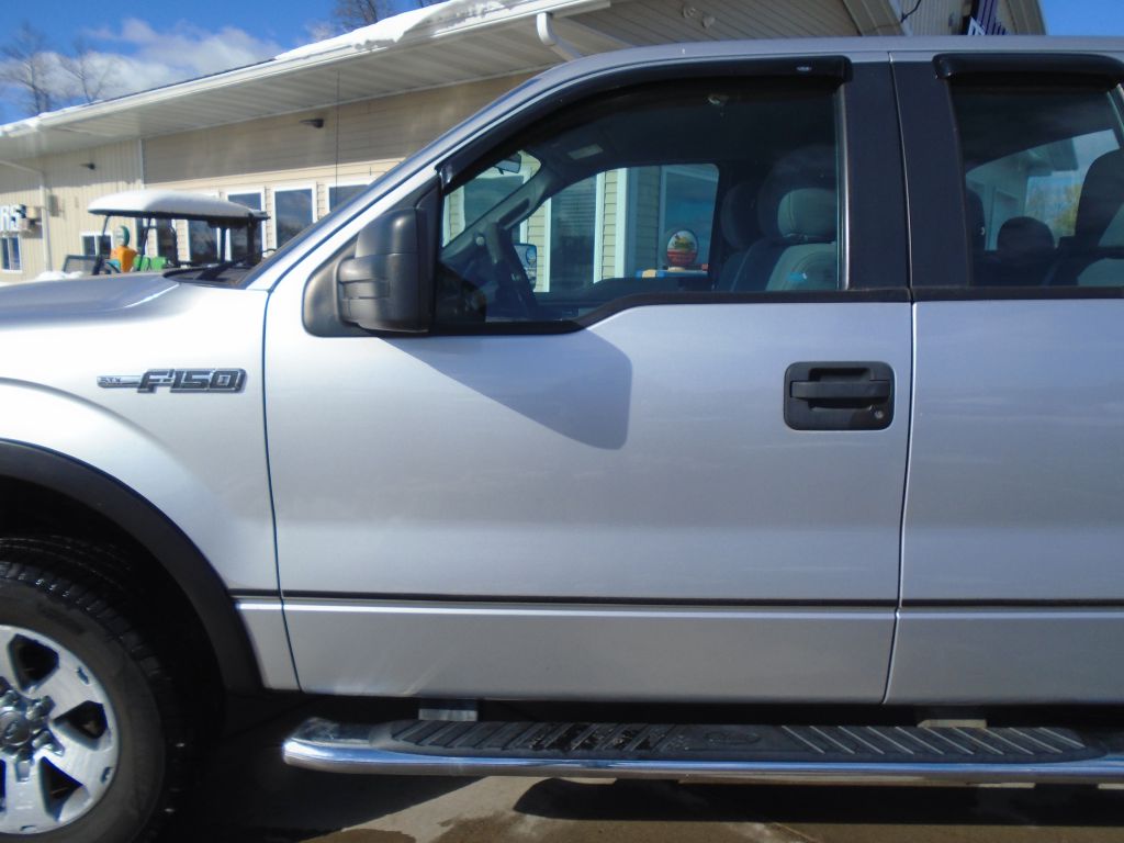 Photo 3 of this FORD F150