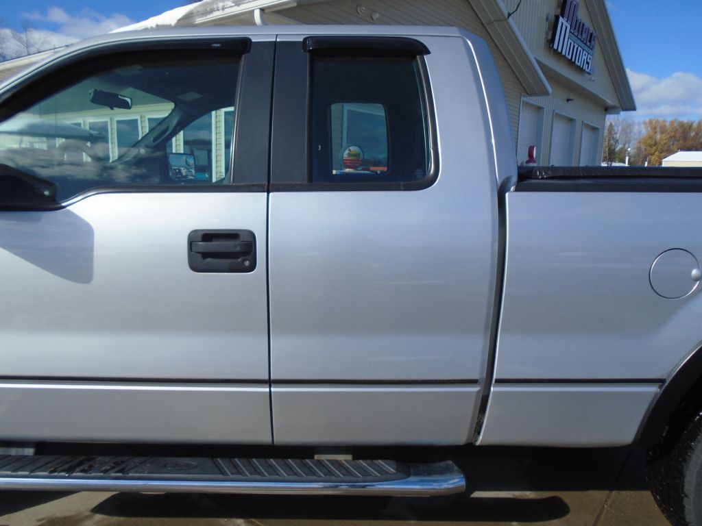 Photo 4 of this FORD F150