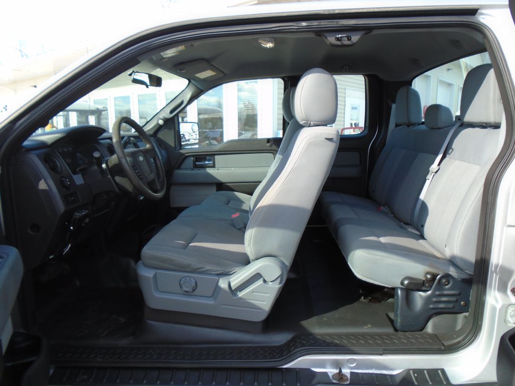 Photo 28 of this FORD F150