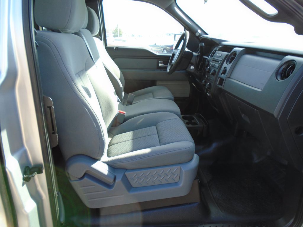 Photo 30 of this FORD F150