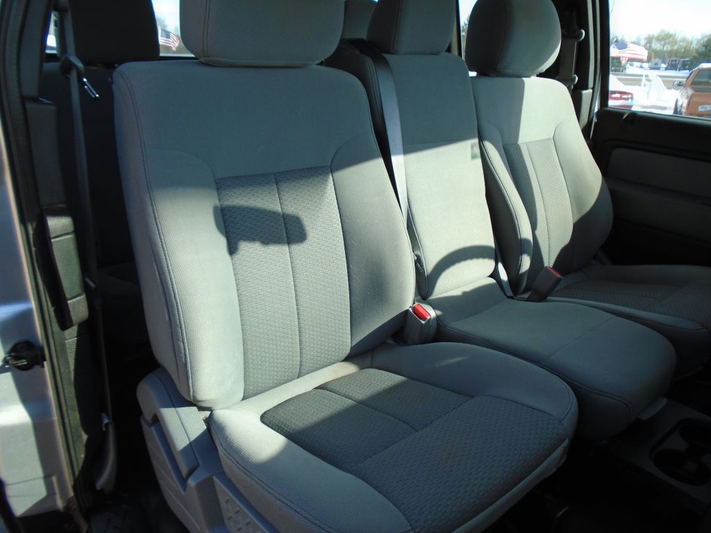 Photo 33 of this FORD F150