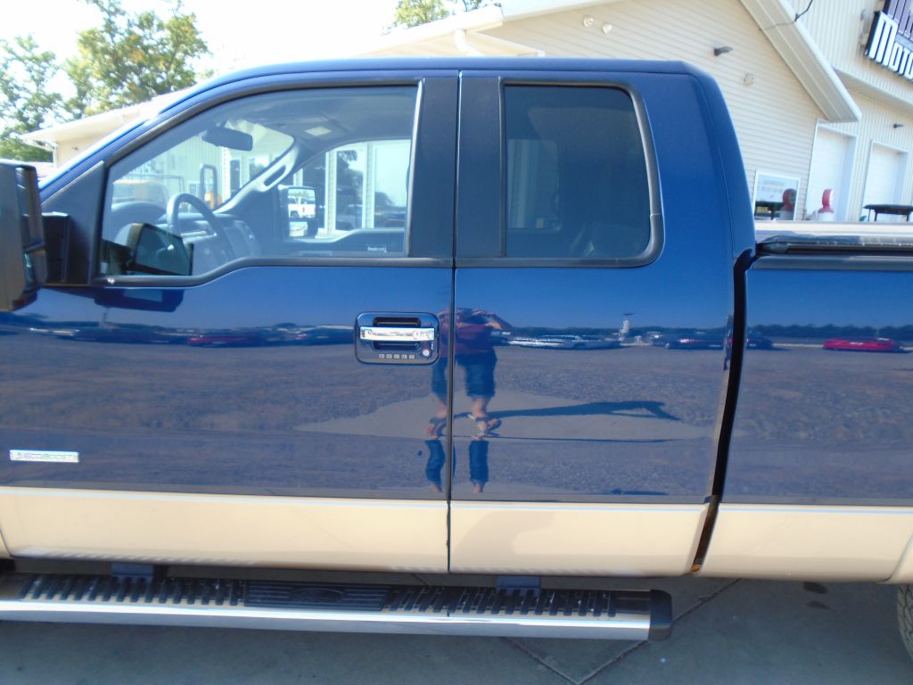 Photo 4 of this FORD F150