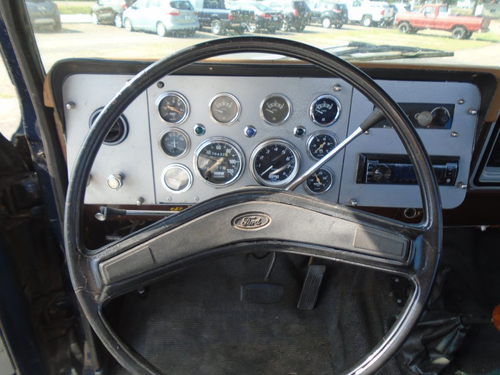 Photo 30 of this FORD F250