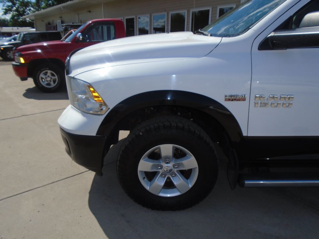 Photo 2 of this RAM 1500 SLT