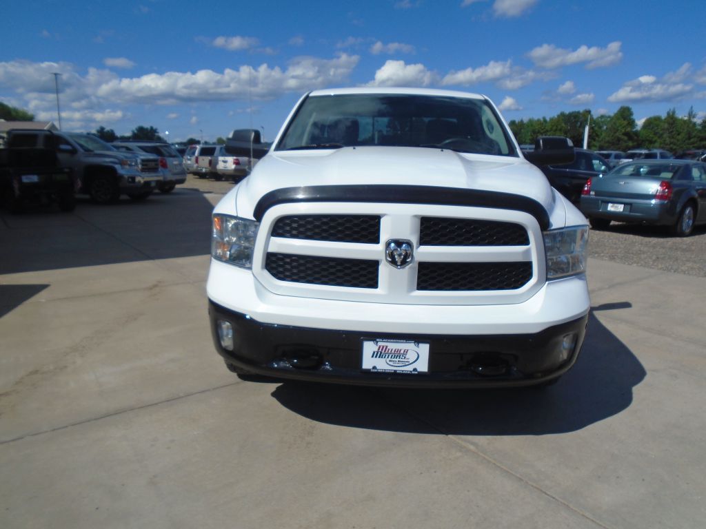 Photo 6 of this RAM 1500 SLT