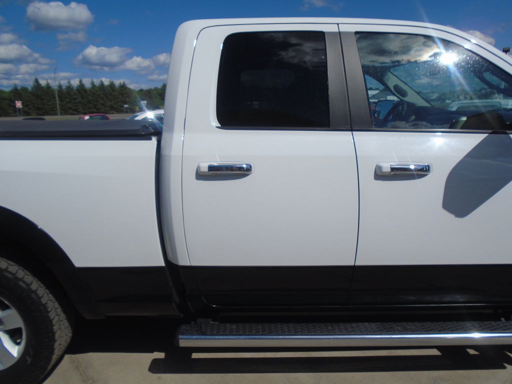 Photo 12 of this RAM 1500 SLT