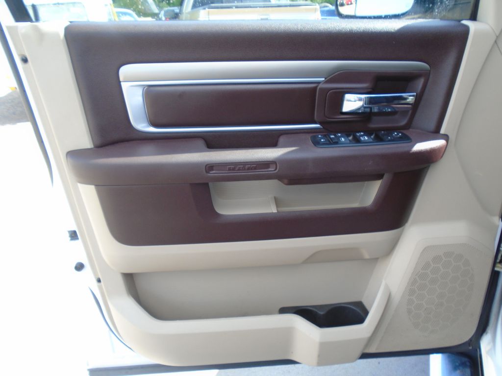 Photo 18 of this RAM 1500 SLT