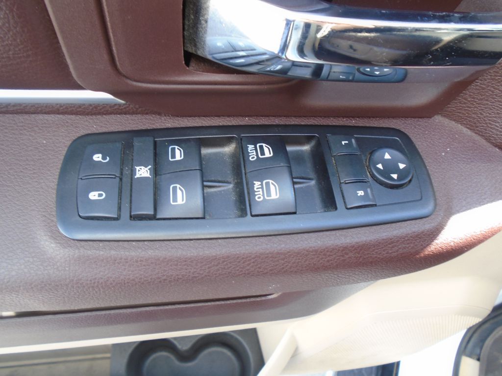 Photo 19 of this RAM 1500 SLT
