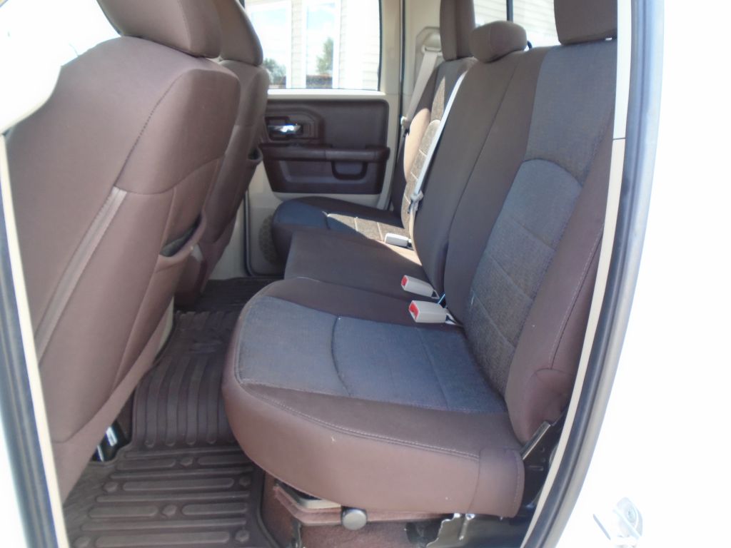 Photo 25 of this RAM 1500 SLT