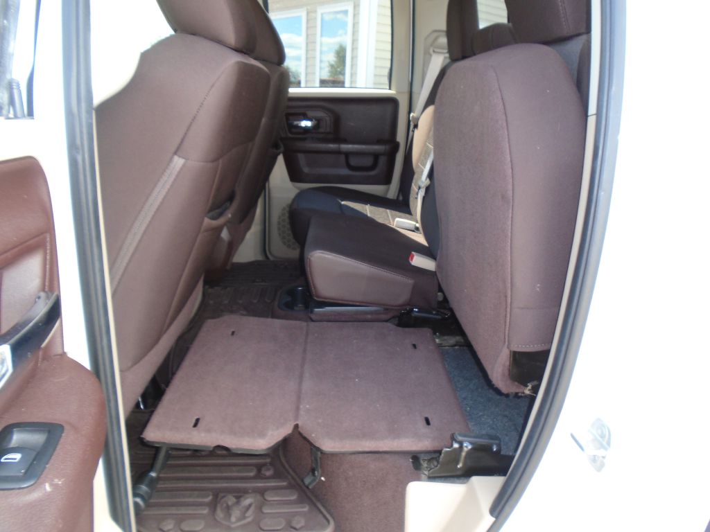 Photo 26 of this RAM 1500 SLT