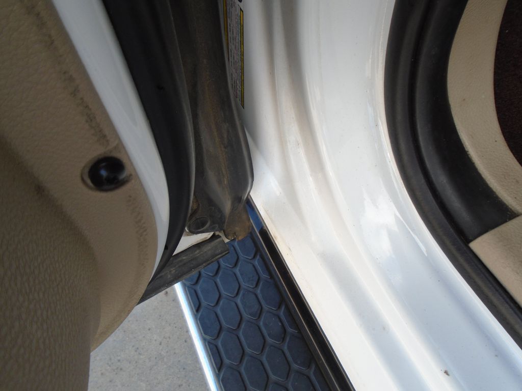 Photo 29 of this RAM 1500 SLT