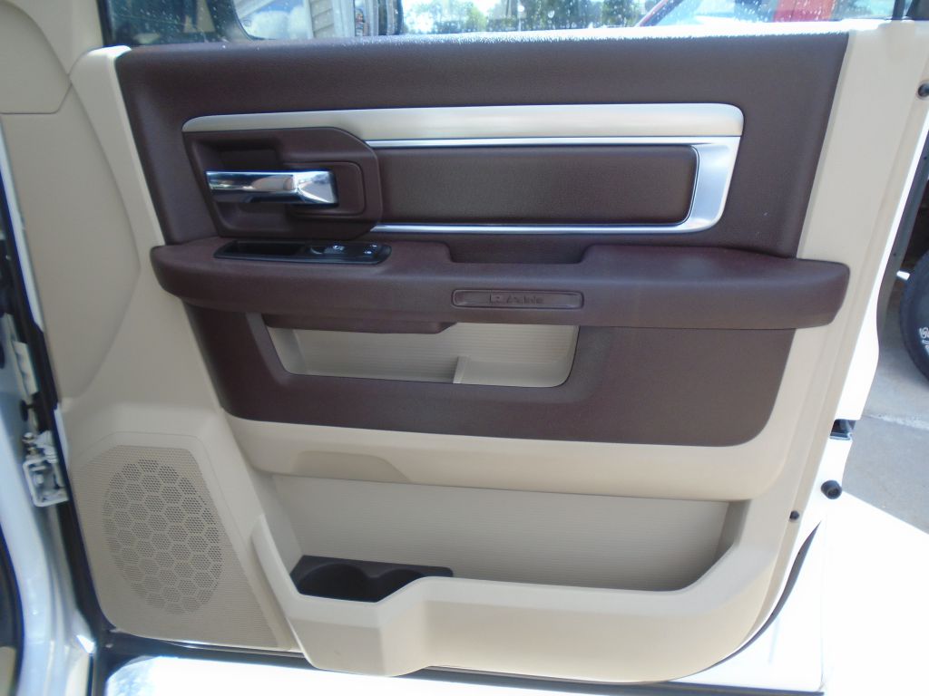Photo 35 of this RAM 1500 SLT
