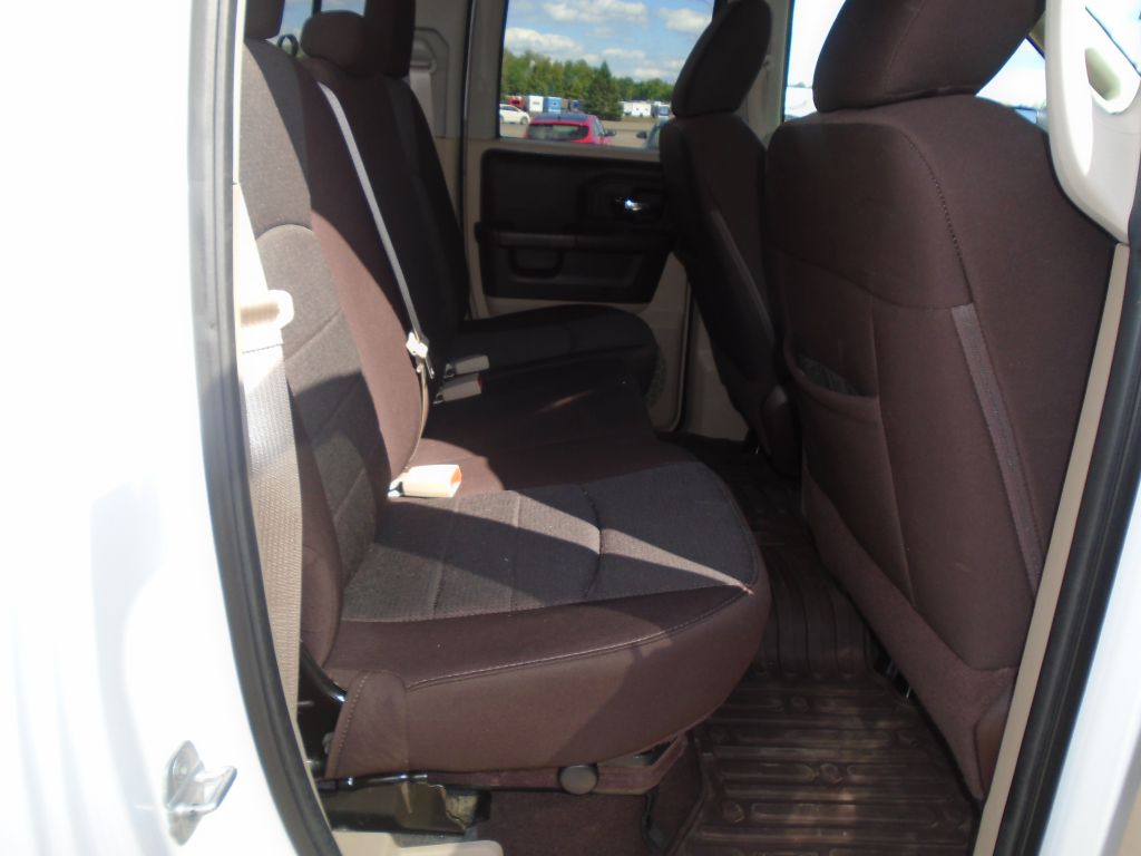 Photo 41 of this RAM 1500 SLT