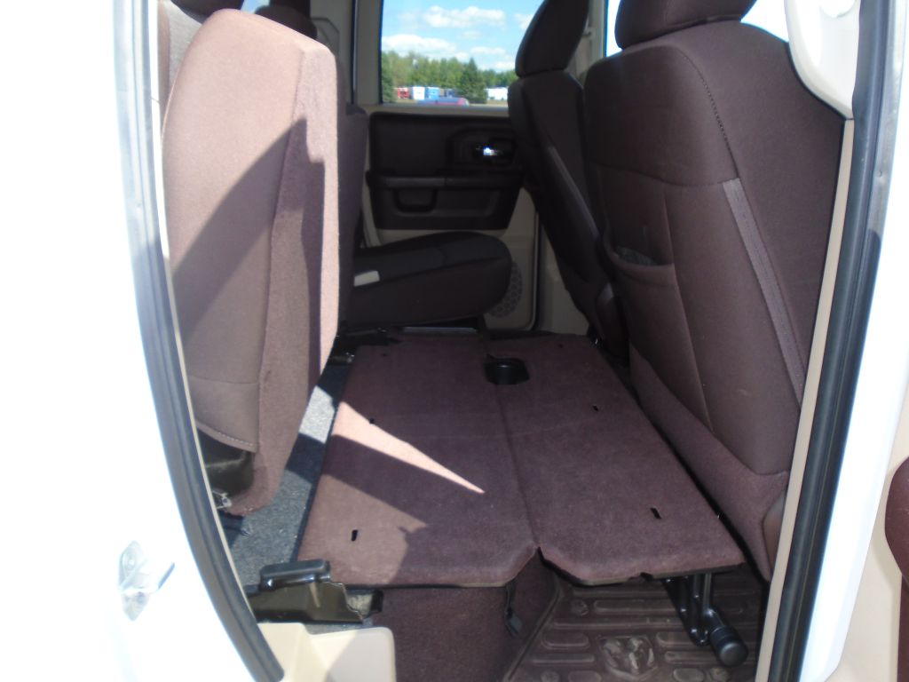 Photo 42 of this RAM 1500 SLT