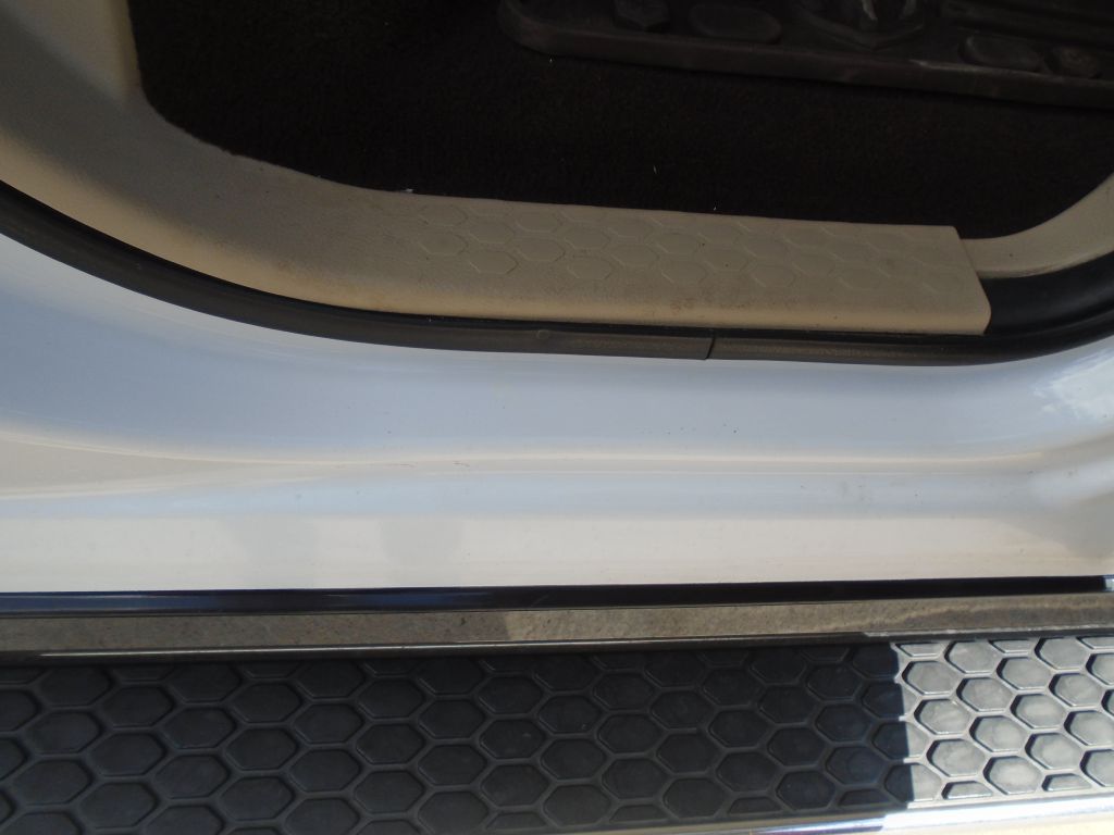 Photo 44 of this RAM 1500 SLT