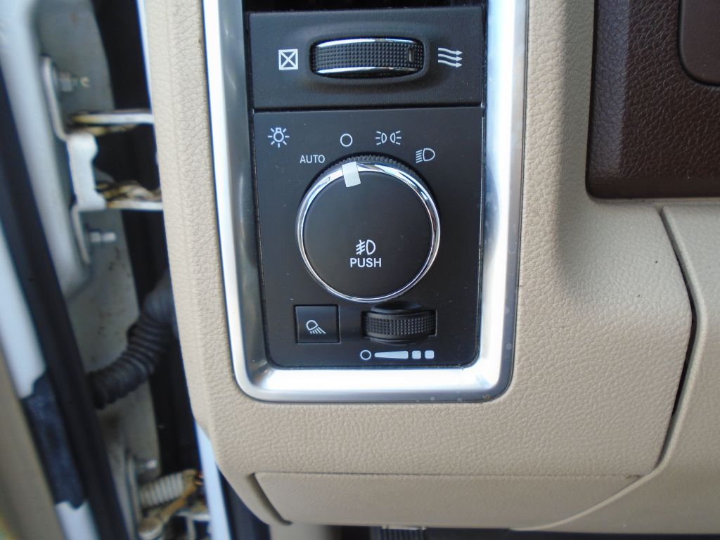 Photo 55 of this RAM 1500 SLT