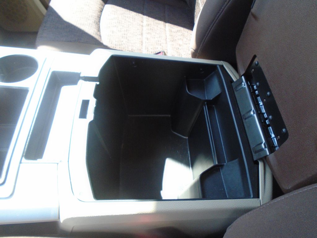 Photo 59 of this RAM 1500 SLT