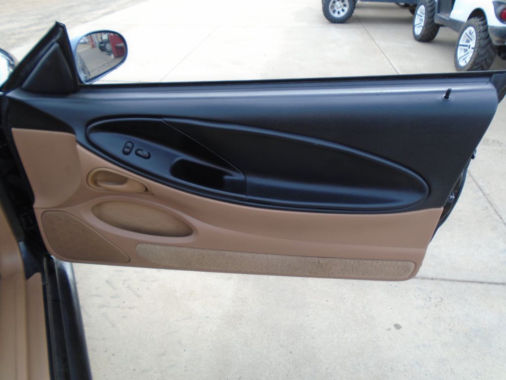 Photo 31 of this FORD MUSTANG