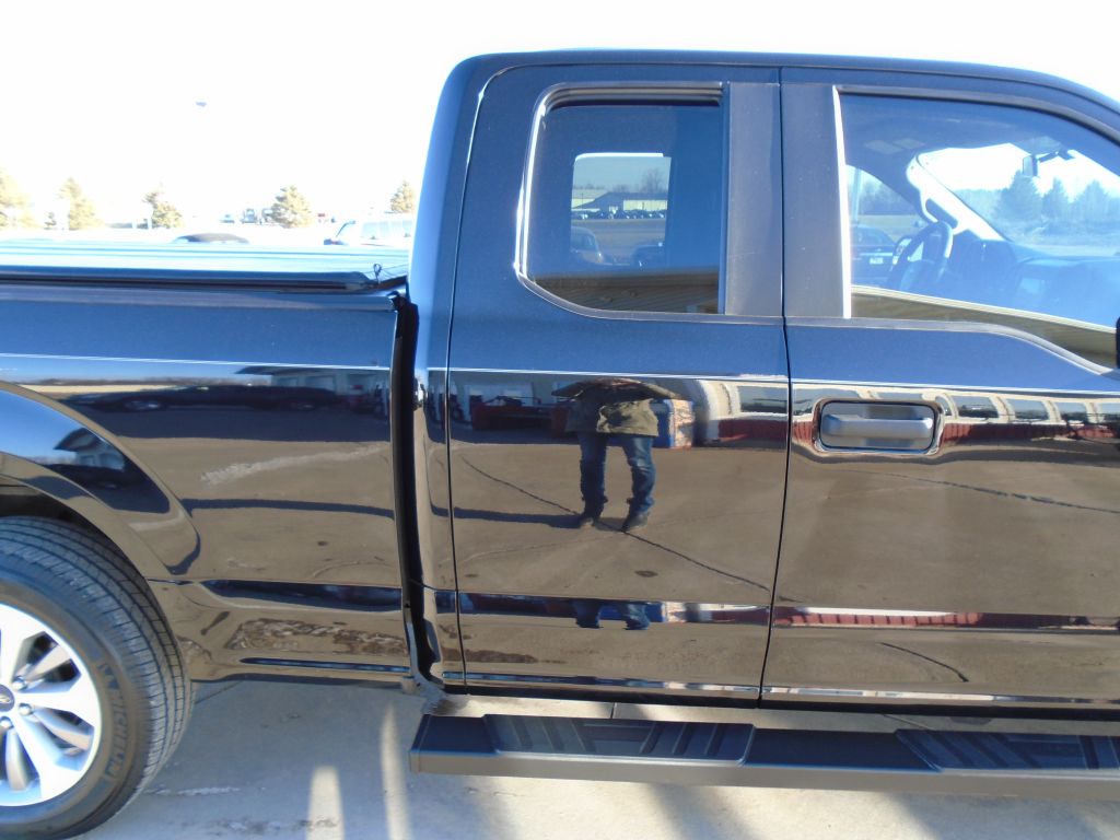 Photo 12 of this FORD F150