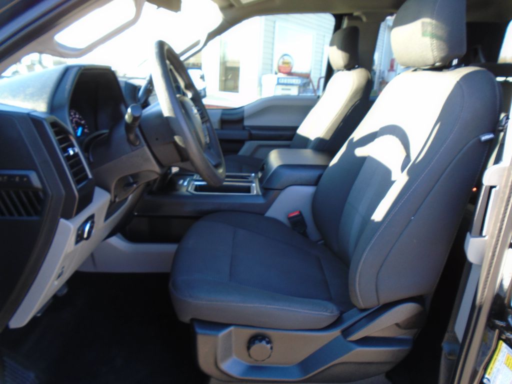 Photo 16 of this FORD F150