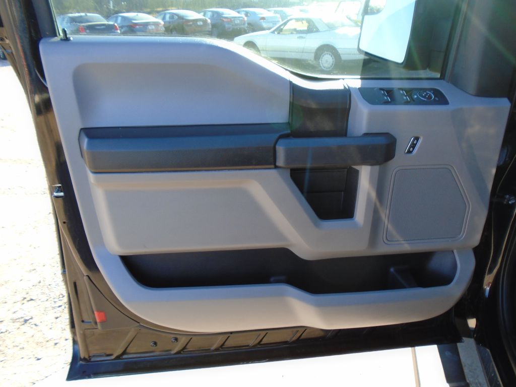 Photo 17 of this FORD F150