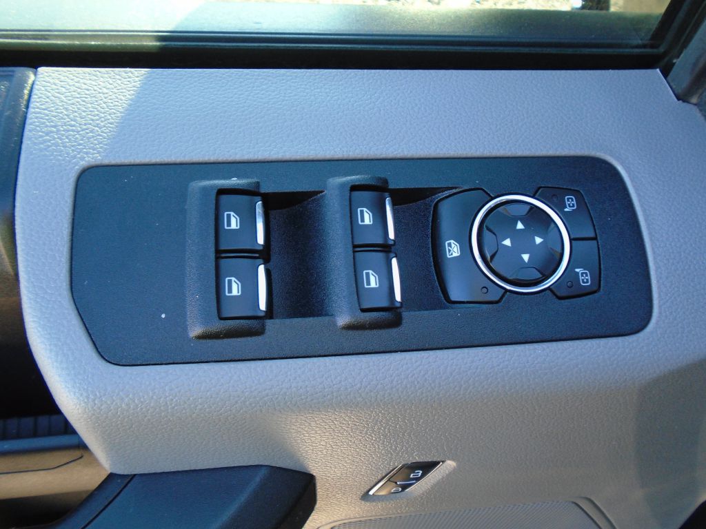 Photo 18 of this FORD F150