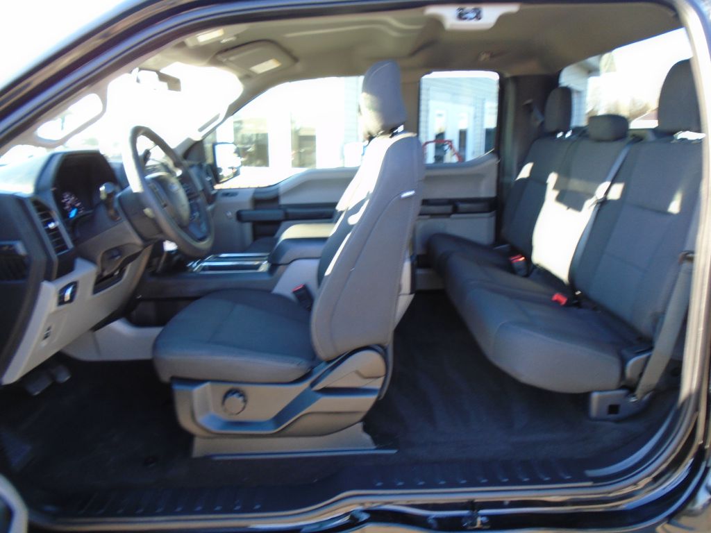Photo 29 of this FORD F150