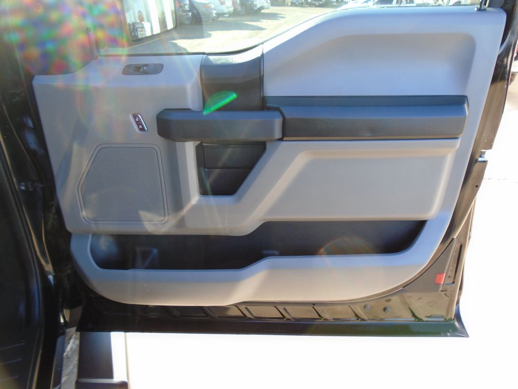 Photo 32 of this FORD F150