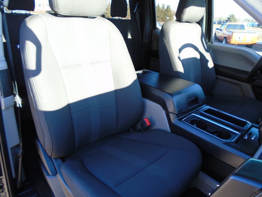 Photo 33 of this FORD F150