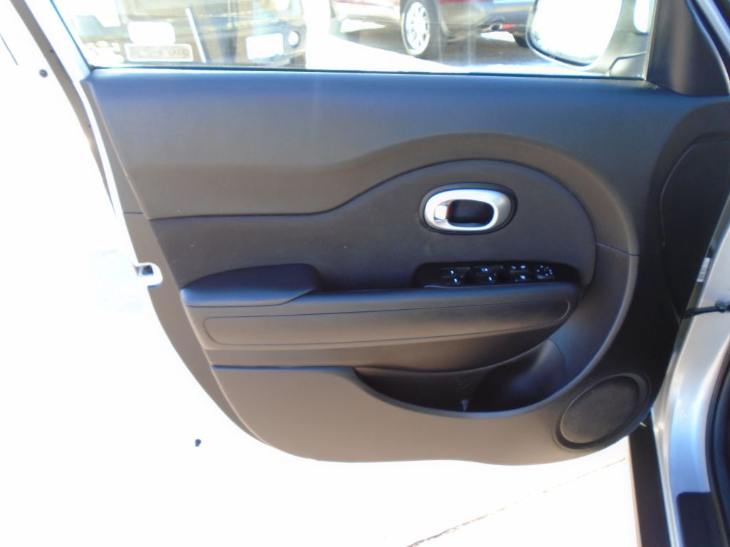 Photo 13 of this KIA SOUL