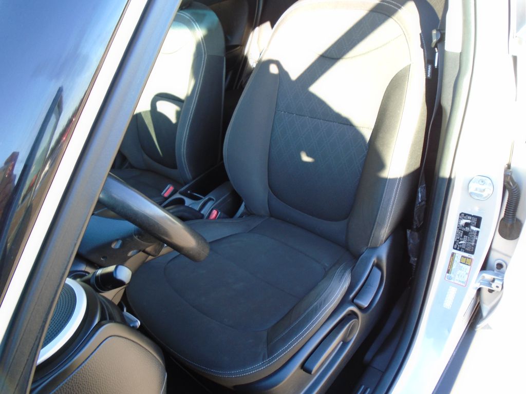 Photo 15 of this KIA SOUL