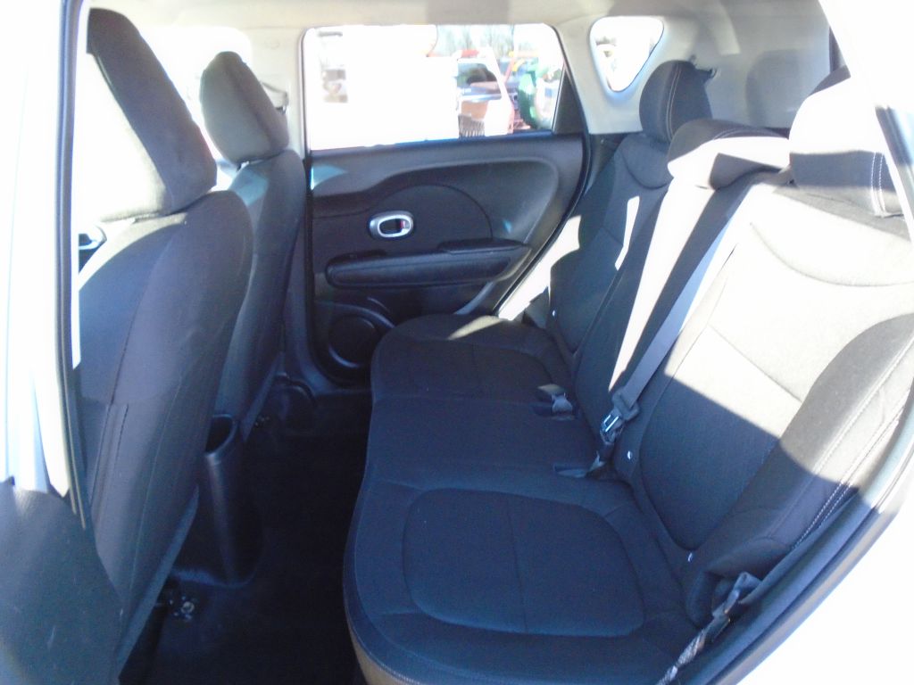 Photo 21 of this KIA SOUL