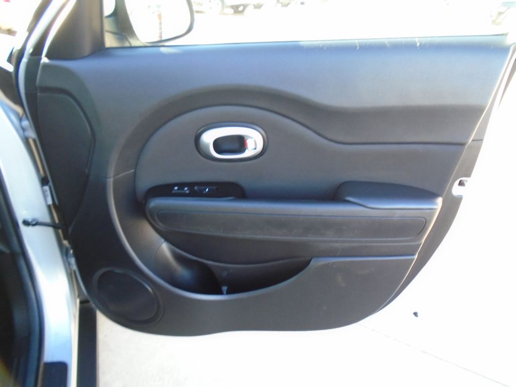 Photo 31 of this KIA SOUL