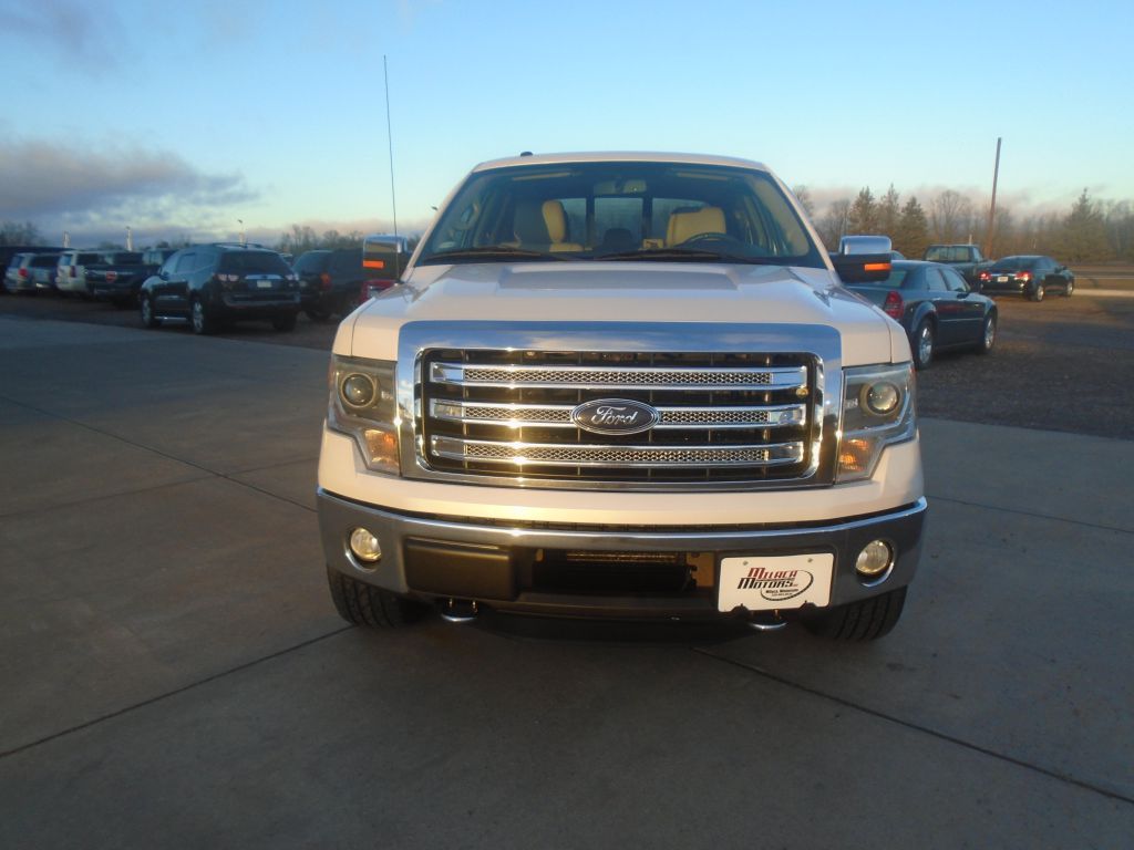 Photo 6 of this FORD F150 LARIAT