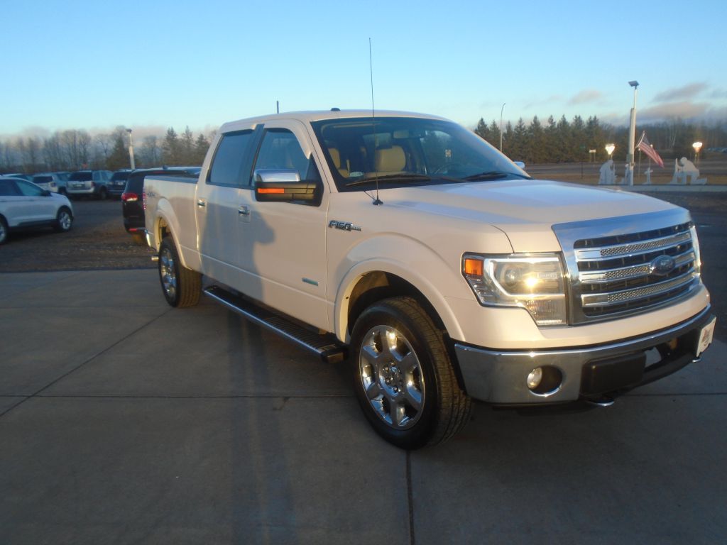 Photo 8 of this FORD F150 LARIAT